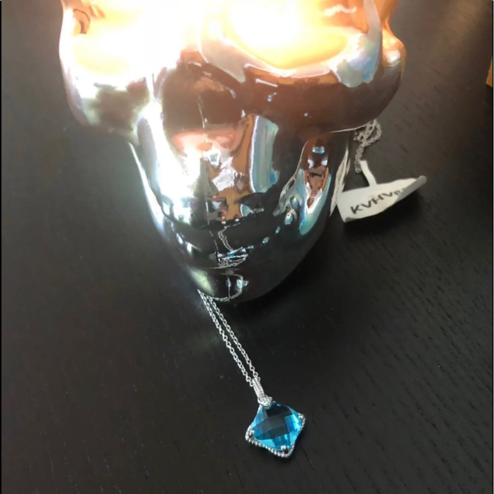 Charmed aroma necklace